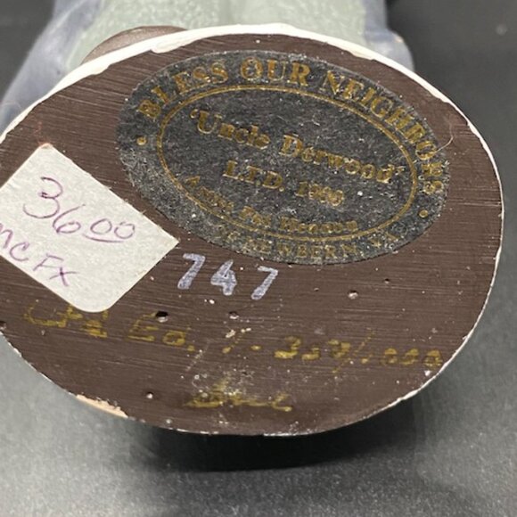 Vintage PJ's Bless Our Neighbor Collection Caroler Uncle Derwood - Picture 3 of 3